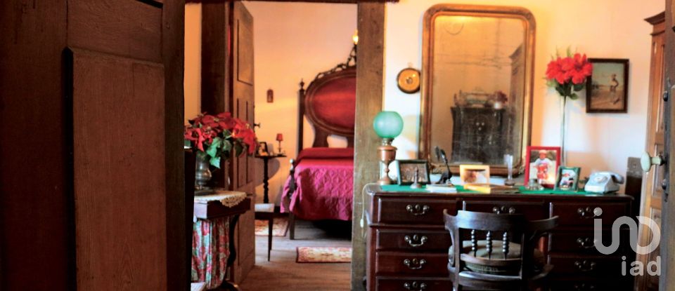 Ferme T14 à Vilarinho dos Freires de 1 424 m²