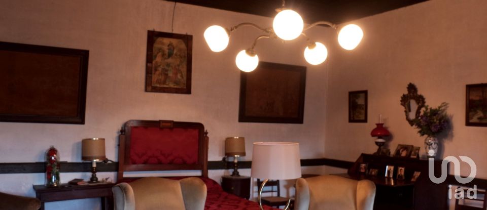 Ferme T14 à Vilarinho dos Freires de 1 424 m²