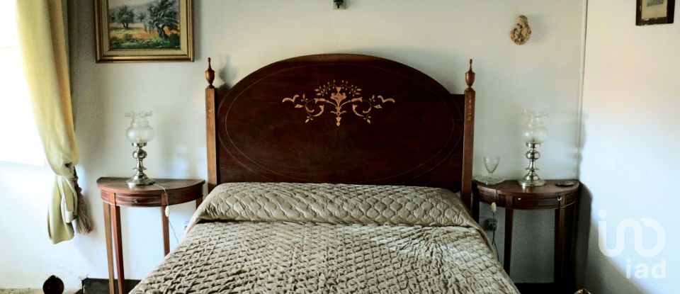 Ferme T14 à Vilarinho dos Freires de 1 424 m²