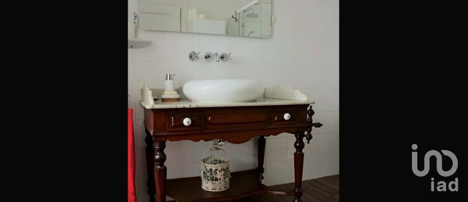 Ferme T14 à Vilarinho dos Freires de 1 424 m²