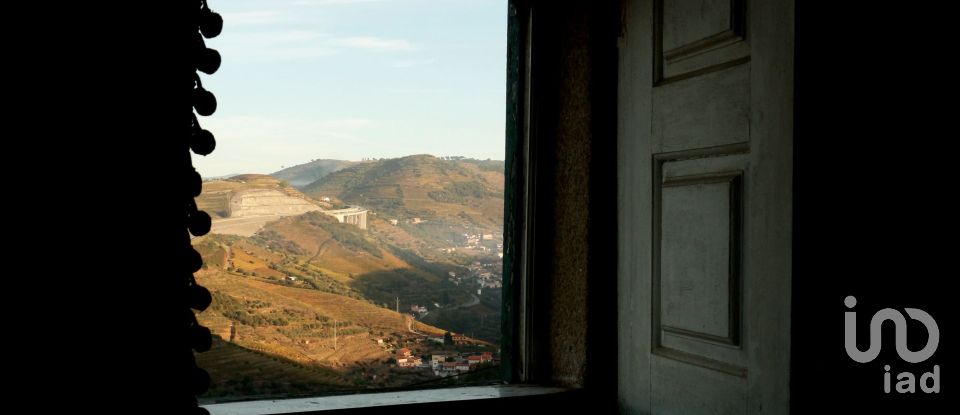 Ferme T14 à Vilarinho dos Freires de 1 424 m²