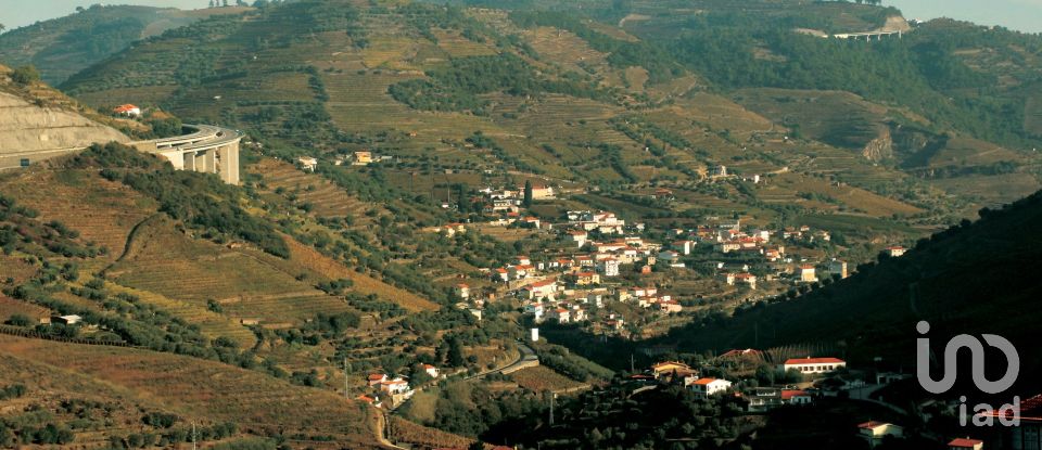 Ferme T14 à Vilarinho dos Freires de 1 424 m²