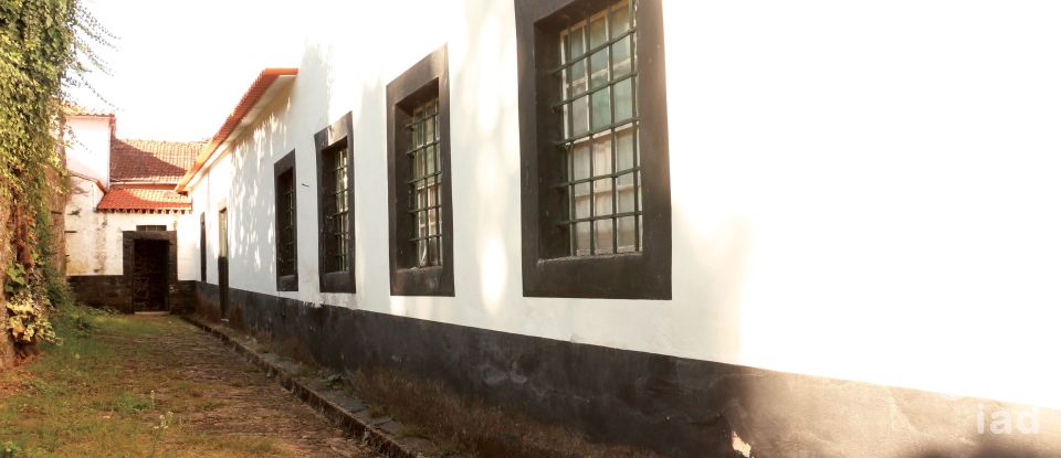 Ferme T14 à Vilarinho dos Freires de 1 424 m²