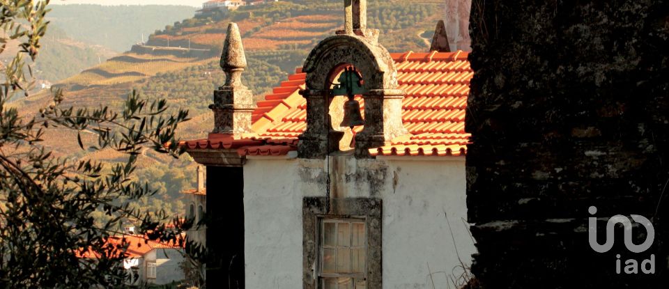 Ferme T14 à Vilarinho dos Freires de 1 424 m²