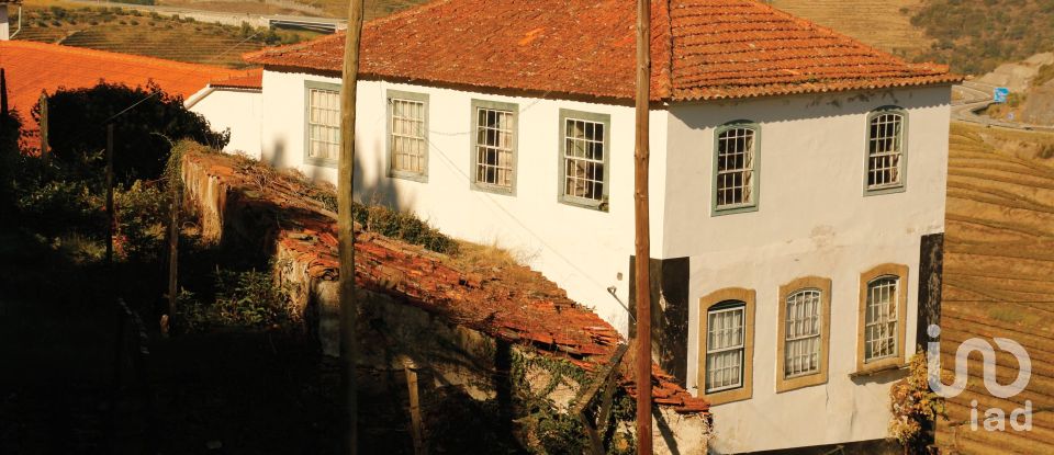 Ferme T14 à Vilarinho dos Freires de 1 424 m²