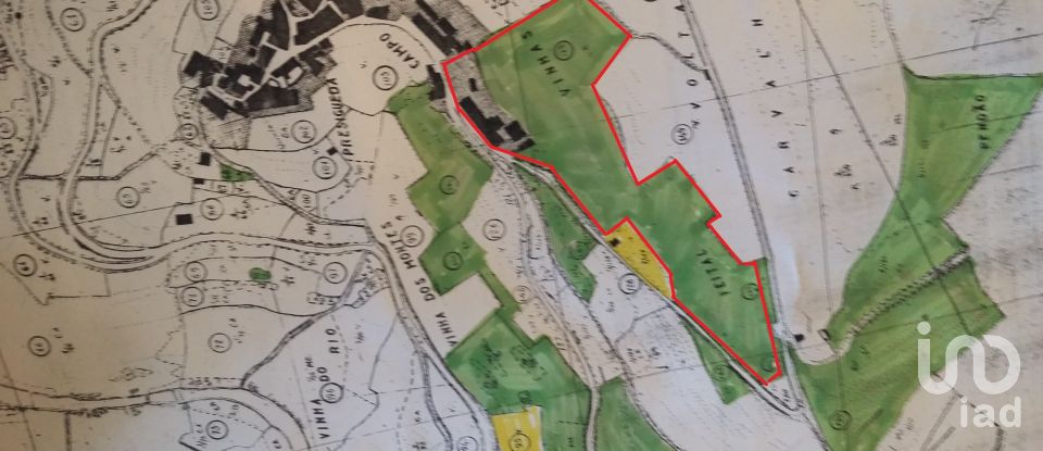 Ferme T14 à Vilarinho dos Freires de 1 424 m²