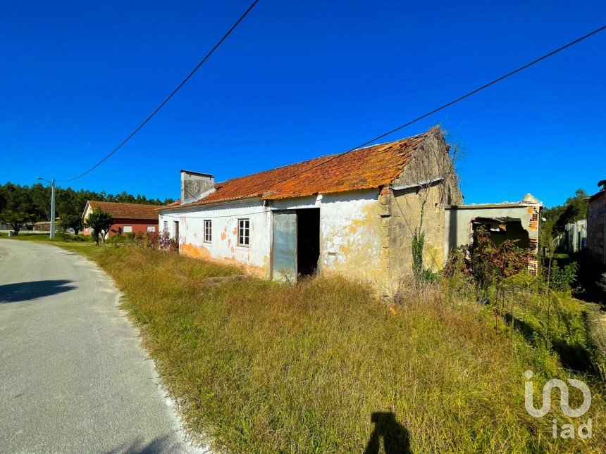House T3 in Monte Redondo e Carreira of 310 m²