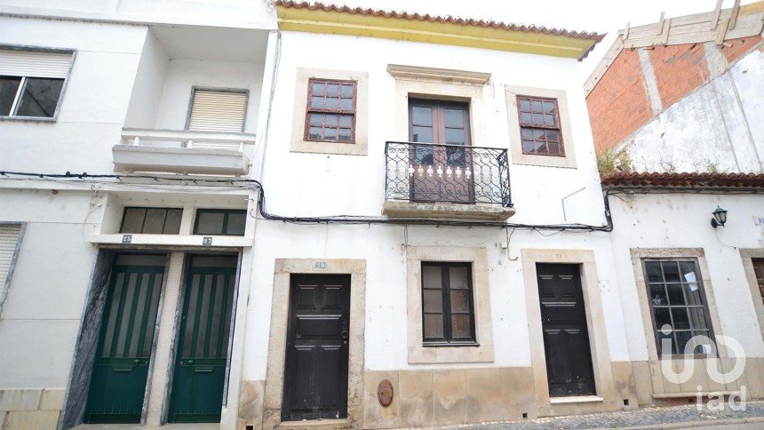 Building in Faro (Sé e São Pedro) of 350 m²