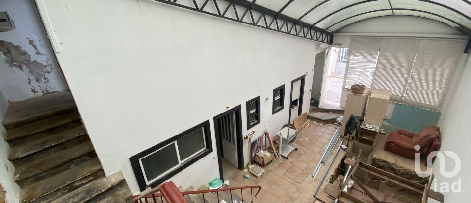 Building in Faro (Sé e São Pedro) of 350 m²