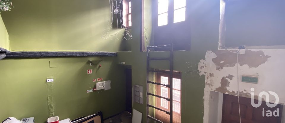 Building in Faro (Sé e São Pedro) of 350 m²