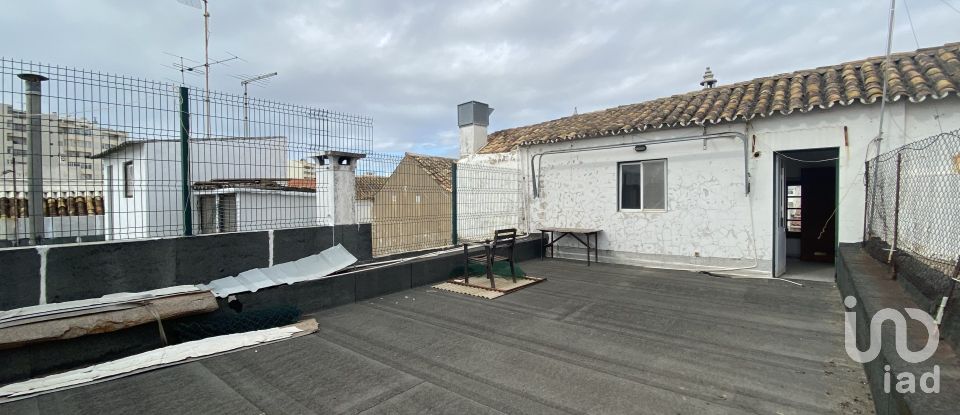 Building in Faro (Sé e São Pedro) of 350 m²