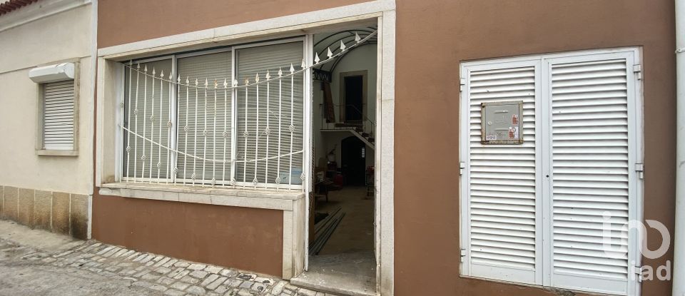 Building in Faro (Sé e São Pedro) of 350 m²