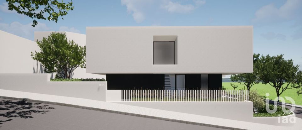 House T4 in Estômbar e Parchal of 170 m²