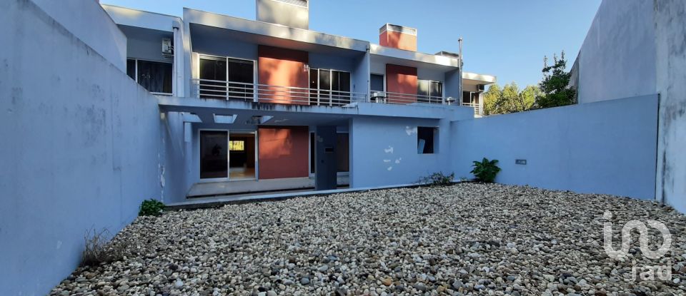 House T3 in Canedo, Vale e Vila Maior of 209 m²