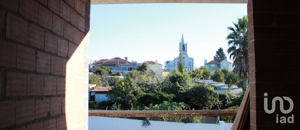 Maison T3 à Santa Maria da Feira, Travanca, Sanfins e Espargo de 159 m²