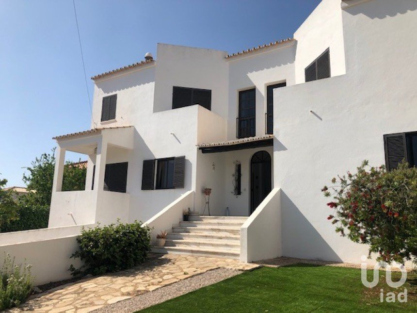 House T7 in Quarteira of 255 m²