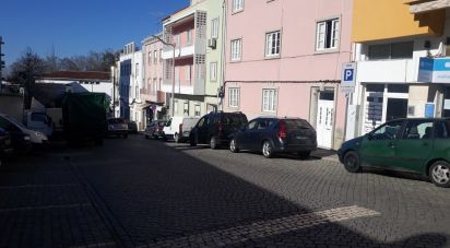 Surface diverse à Sé e São Lourenço de 253 m²