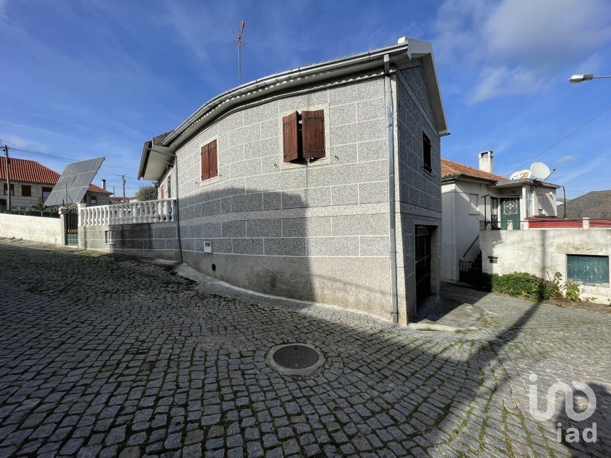 Traditional house T2 in Dornelas of 66 m²