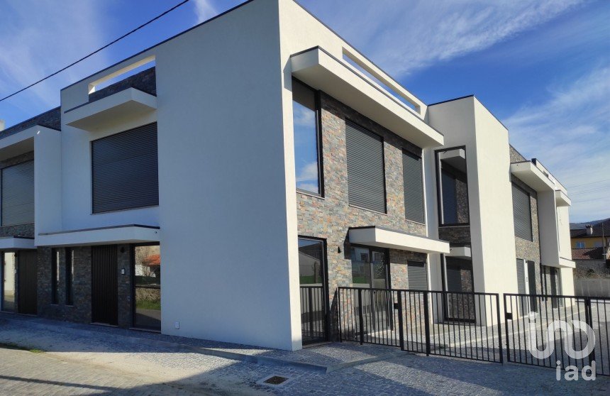 Casa / Villa T3 em Valença, Cristelo Covo e Arão de 122 m²