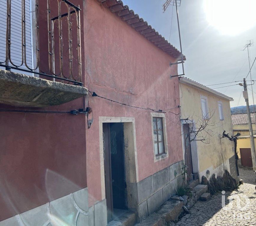 Village house T3 in Freixeda do Torrão, Quintã de Pêro Martins e Penha de Águia of 108 m²