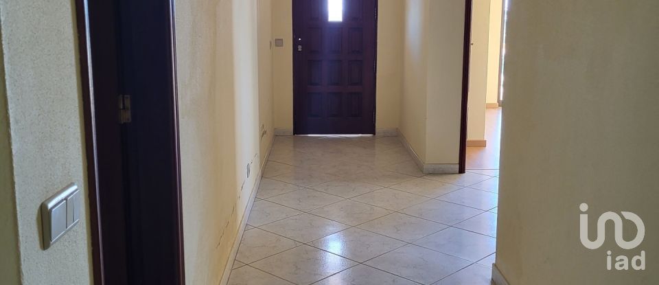 House T4 in Quelfes of 680 m²