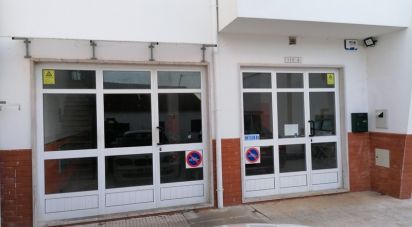 Shop / premises commercial in Aveiras de Baixo of 120 sq m