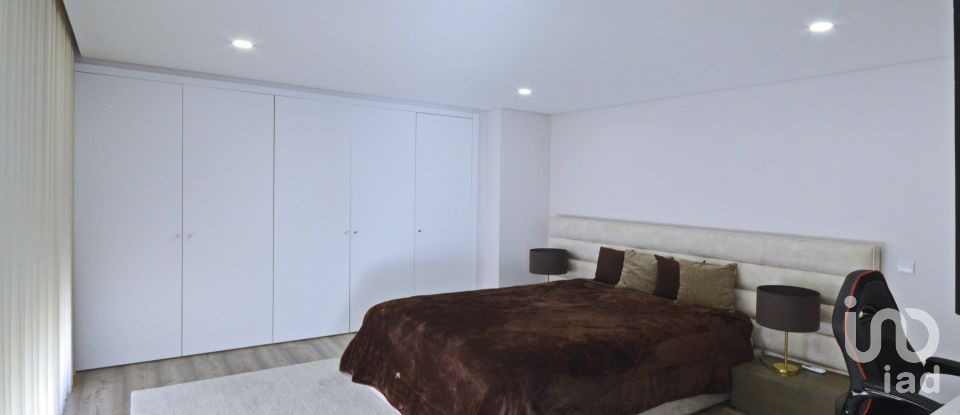 Moradia T4 em Corroios de 250 m²