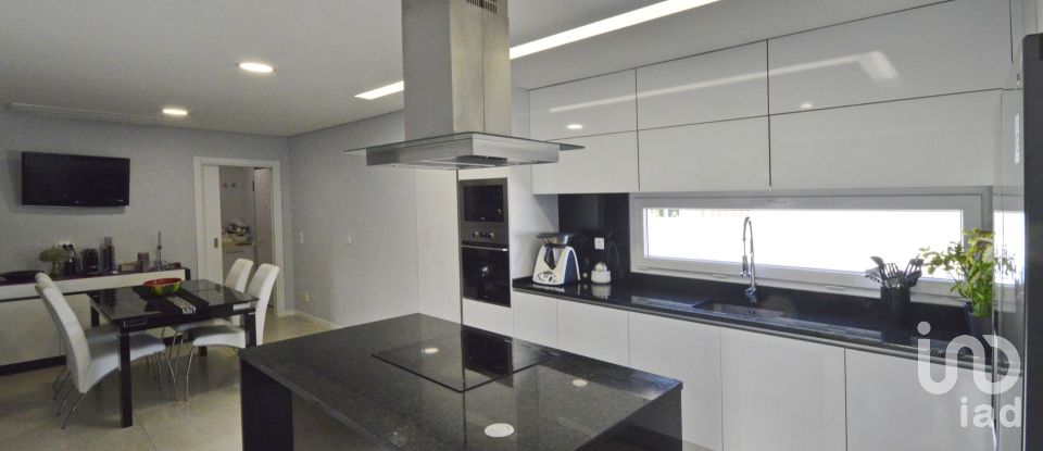 Moradia T4 em Corroios de 250 m²