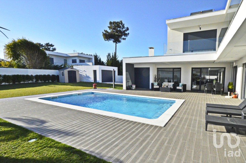 Casa / Villa T4 em Corroios de 250 m²