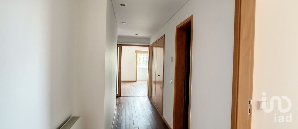 Apartment T3 in São Mamede de Infesta e Senhora da Hora of 132 m²