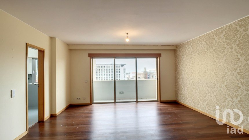 Apartment T3 in São Mamede de Infesta e Senhora da Hora of 134 m²