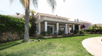 House/villa T4 in Tavira (Santa Maria e Santiago) of 637 sq m