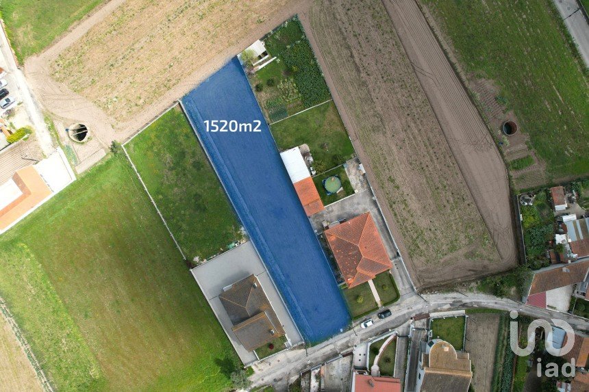 Terrain à Eixo e Eirol de 1 520 m²