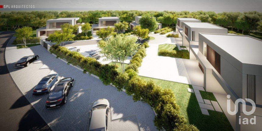 Terreno em Sesimbra (Castelo) de 5 000 m²