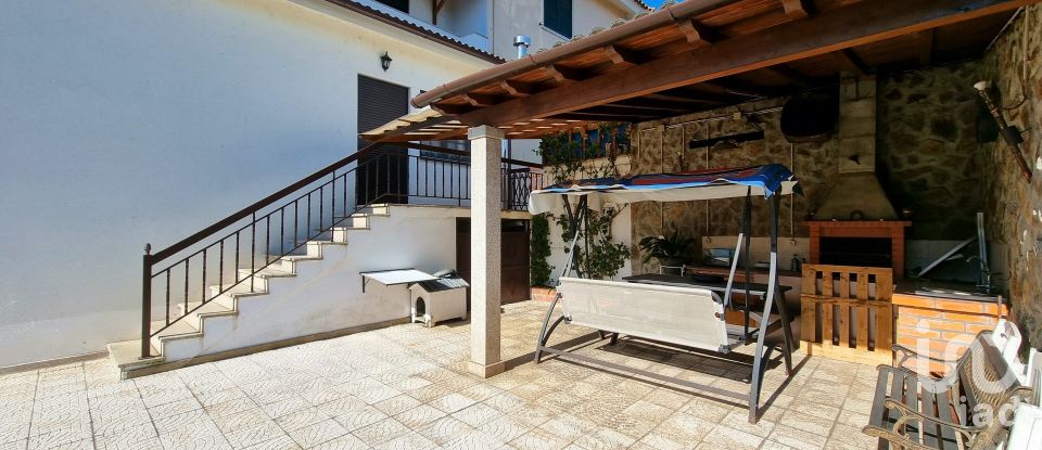 House T4 in Vilar de Nantes of 209 m²