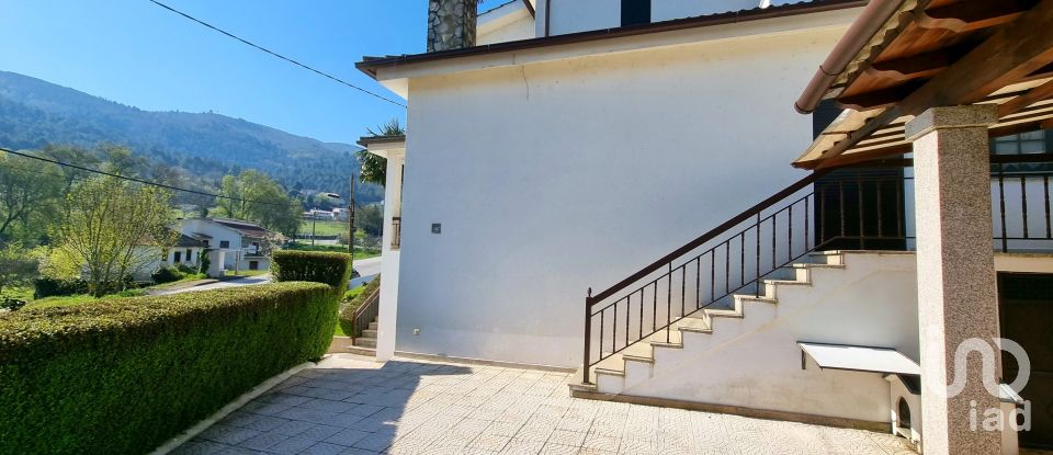 House T4 in Vilar de Nantes of 209 m²