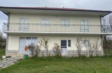 House T4 in Pínzio of 200 m²