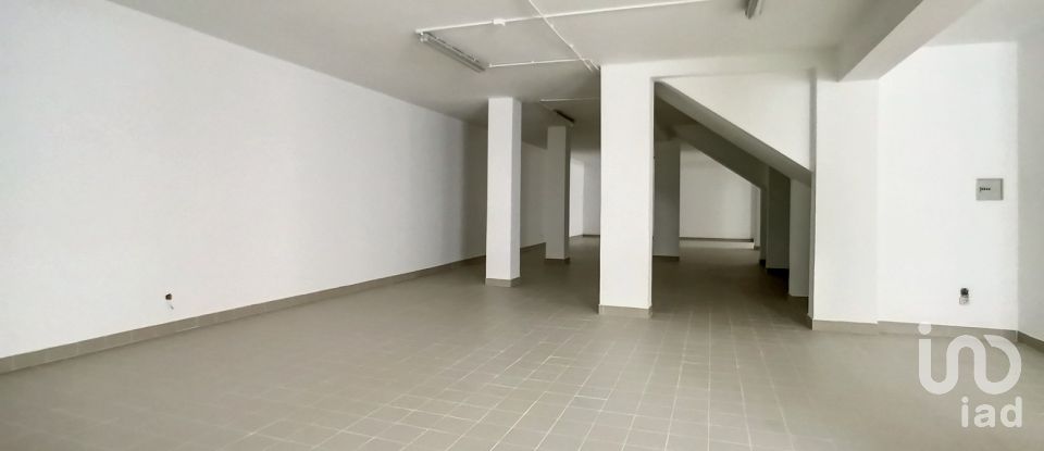 Loja / Estabelecimento Comercial em Válega de 125 m²