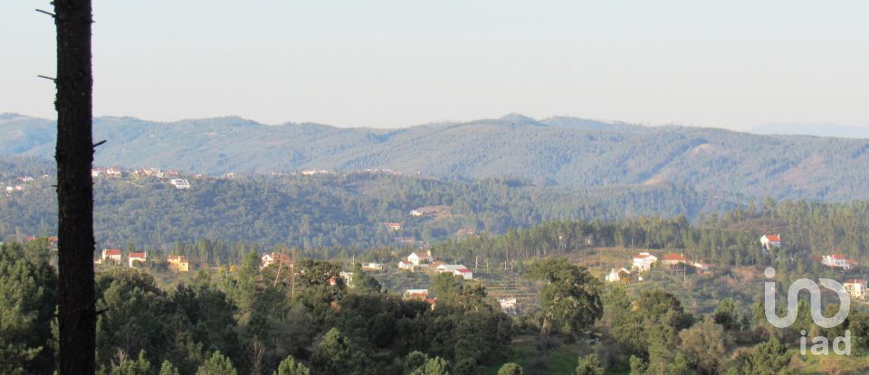 Terrain à bâtir à Serra e Junceira de 531 950 m²