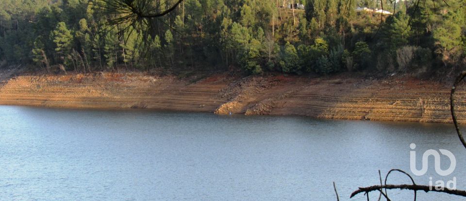 Terrain à bâtir à Serra e Junceira de 531 950 m²