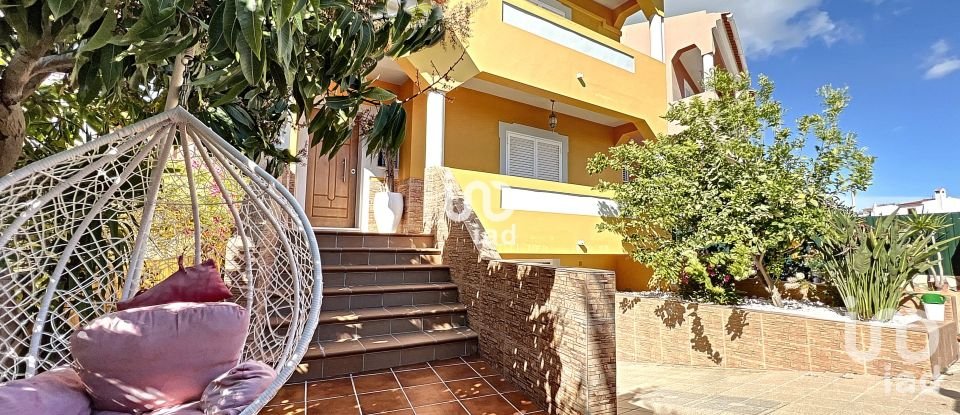 House T4 in Quarteira of 280 m²