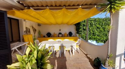 Maison T3 à Quarteira de 142 m²