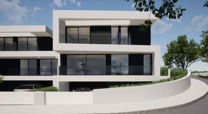 House T4 in Estômbar e Parchal of 220 m²