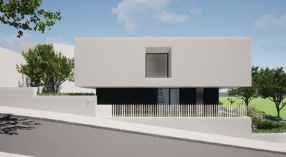 House T4 in Estômbar e Parchal of 220 m²
