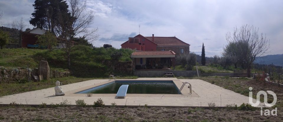 Country house T4 in Vela of 477 m²