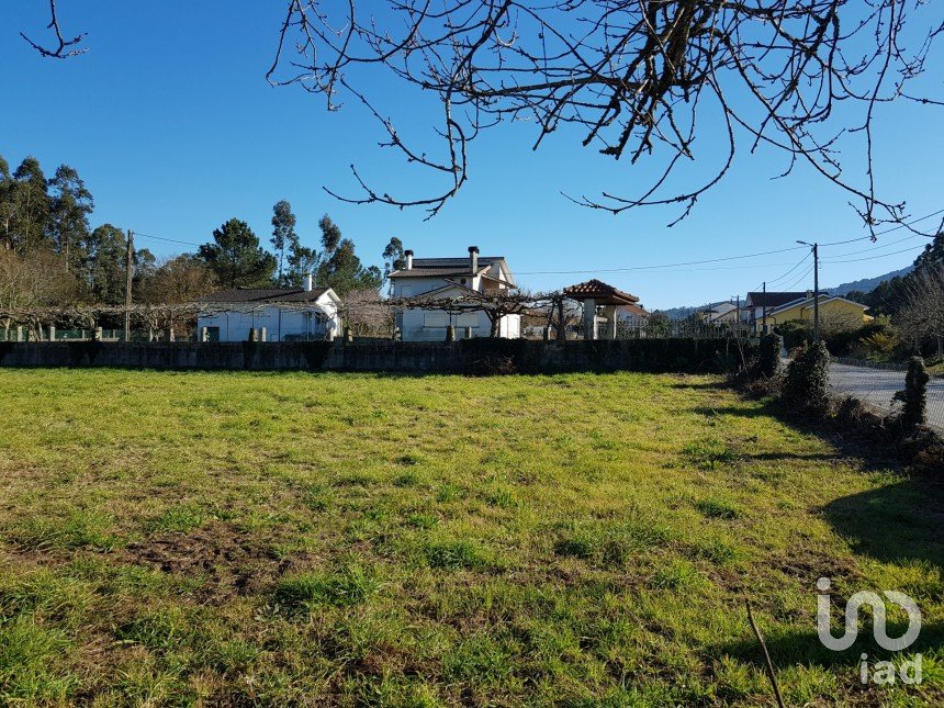 Land in Campos e Vila Meã of 1,214 m²