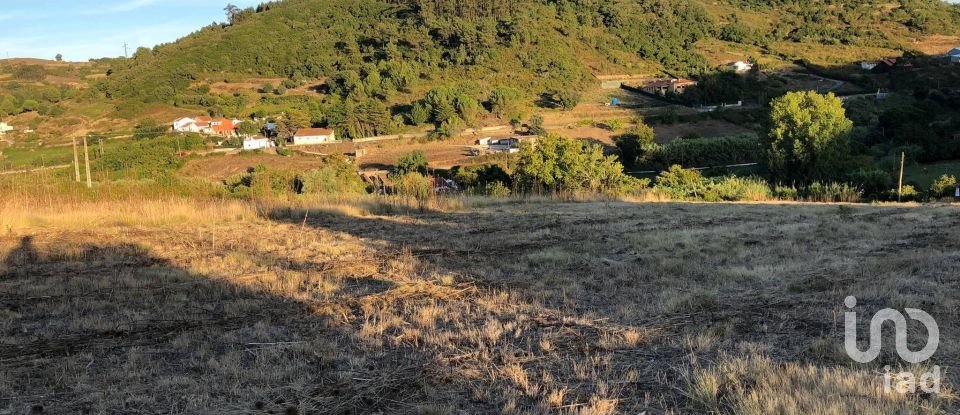 Terrain agricole à Dois Portos e Runa de 28 100 m²