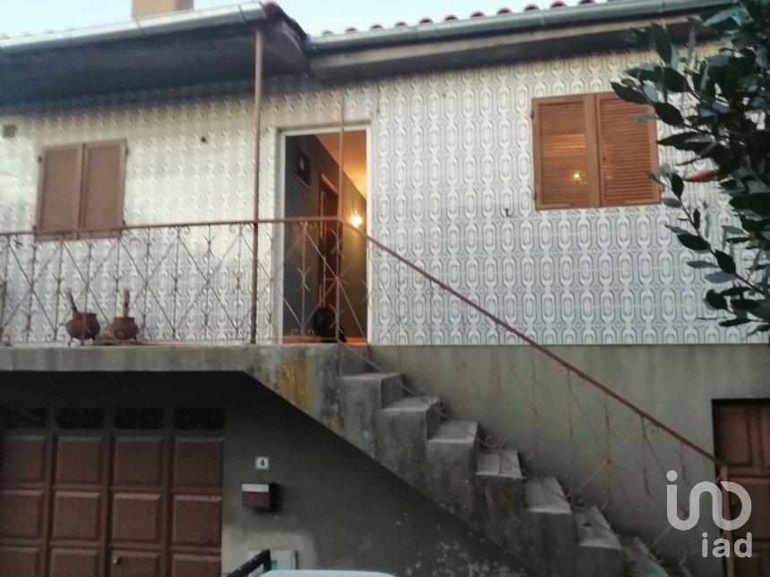 Village house T2 in Paradela of 81 m²