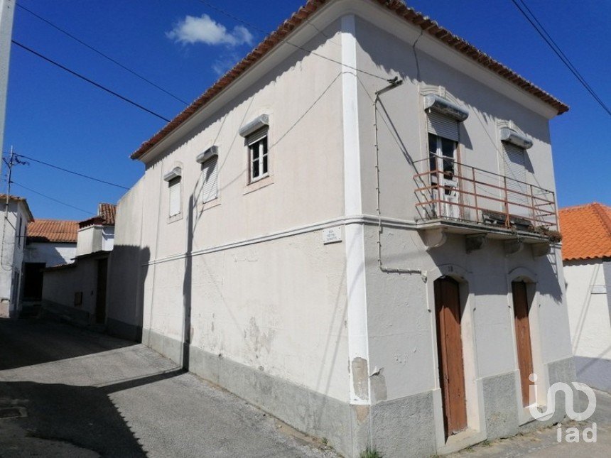 Casa / Villa T6 em Brogueira, Parceiros de Igreja e Alcorochel de 103 m²