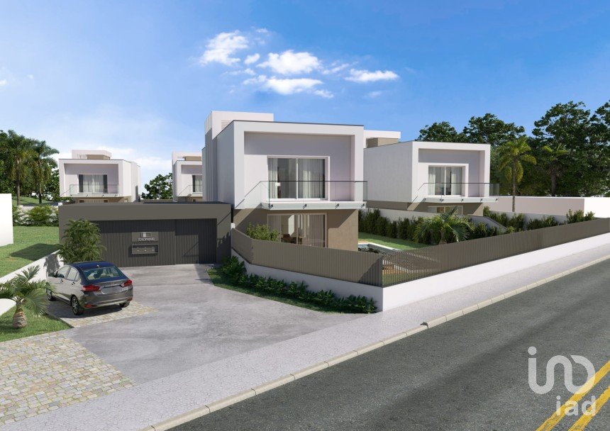 House T4 in Cascais e Estoril of 336 m²
